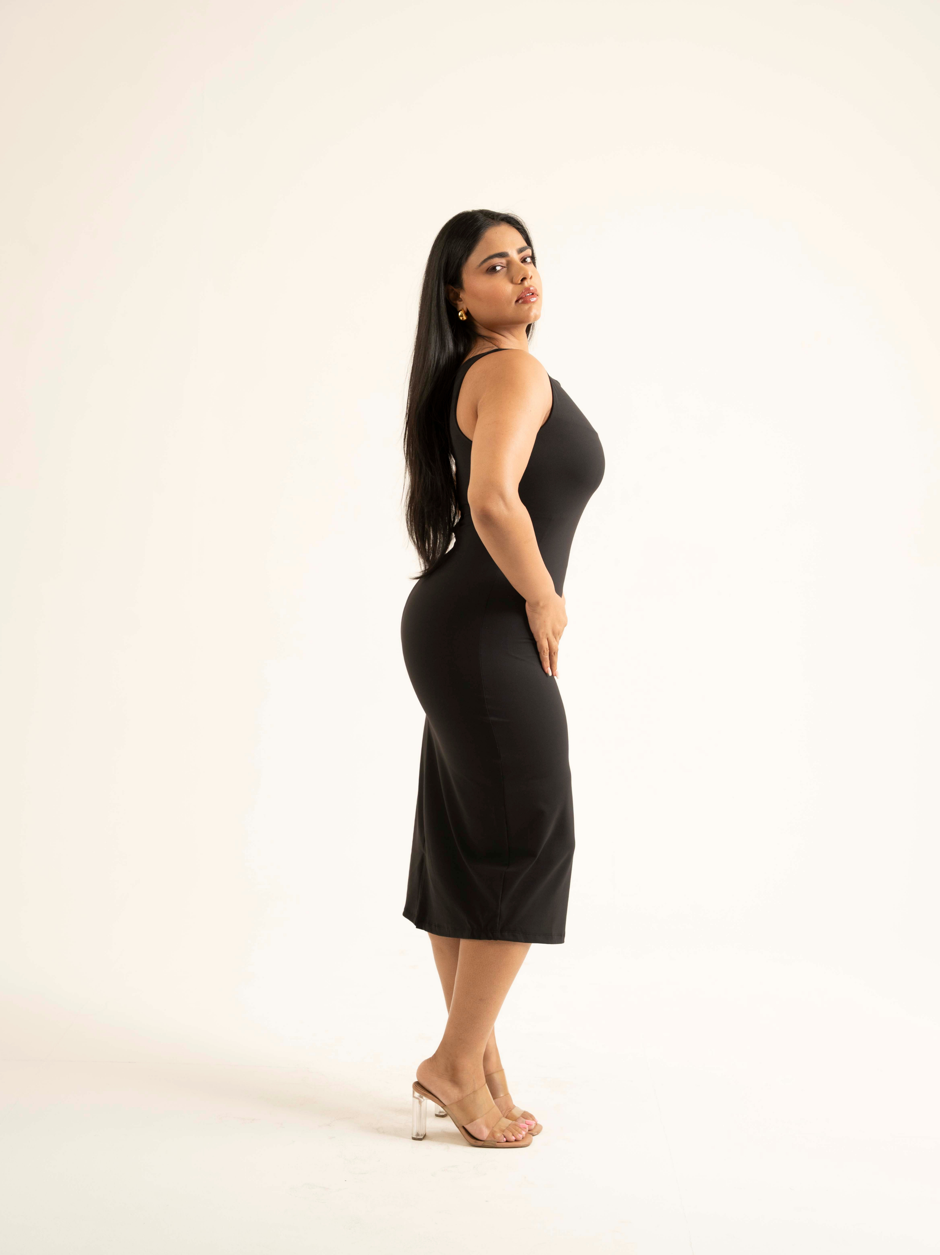 MODERN ESSENTIAL BLACK BUILT-IN SHAPEWEAR DRESS