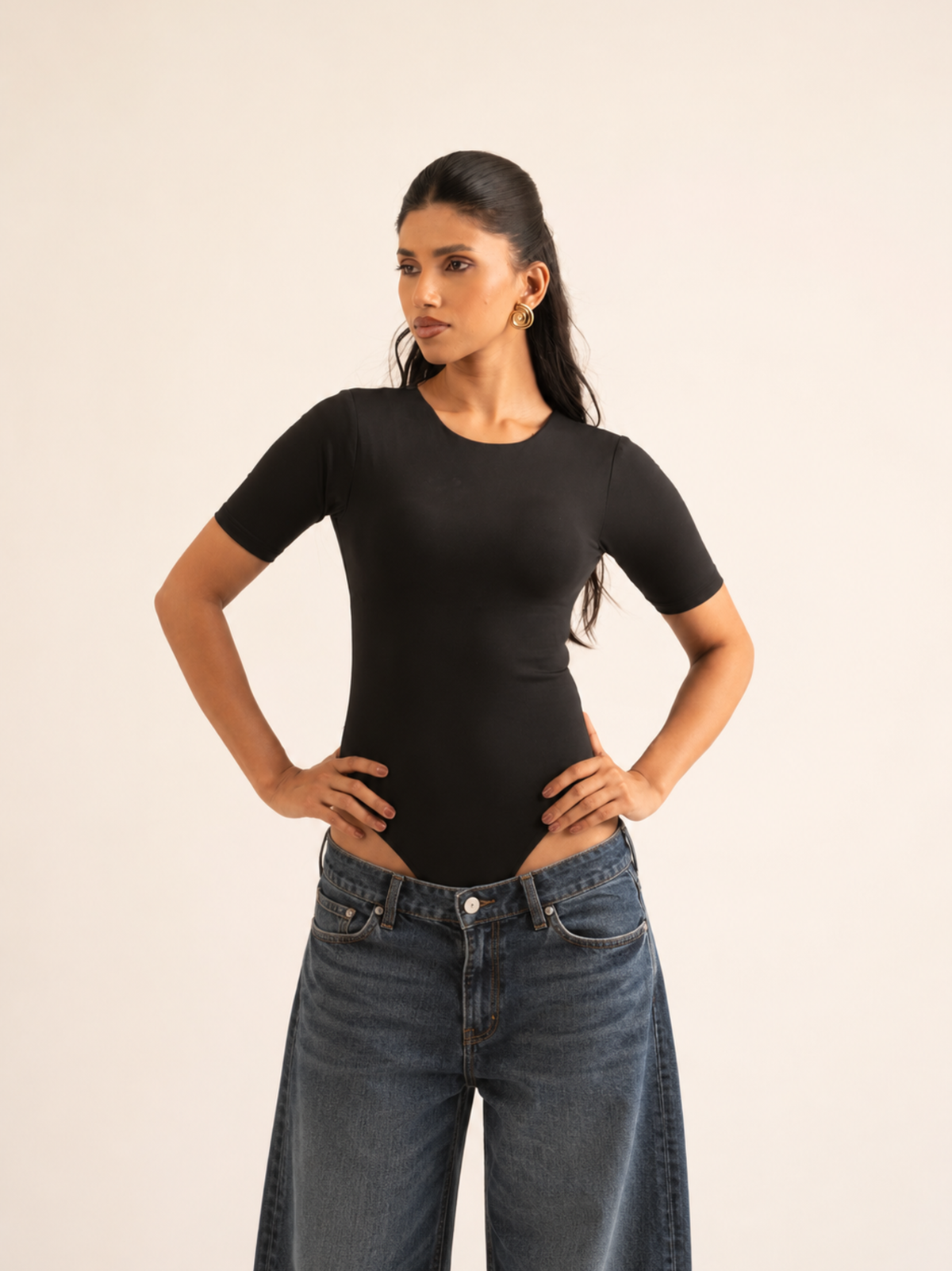 KAYSCULPT™ HALF SLEEVES BLACK BUILT-IN BRA & SHAPEWEAR BODYSUIT