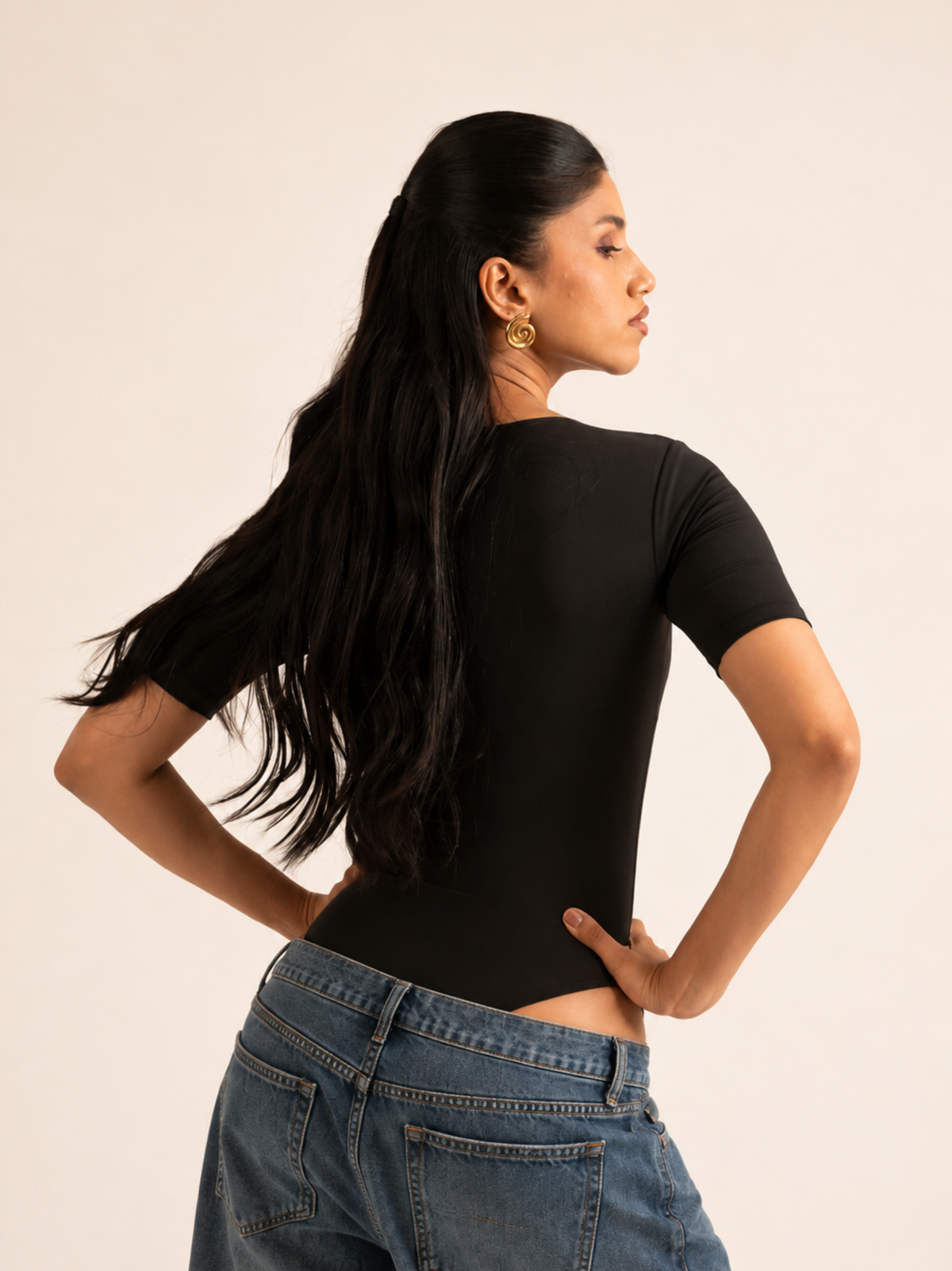 KAYSCULPT™ HALF SLEEVES BLACK BUILT-IN BRA & SHAPEWEAR BODYSUIT